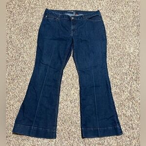 Womens size 16 flare jeans APT. 9 Blue Denim Jeans size 16s, flare jeans